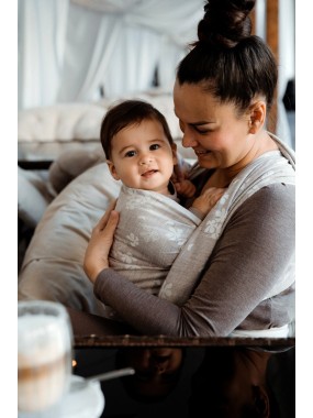 Little Frog kantoliina vauvan kantamiseen