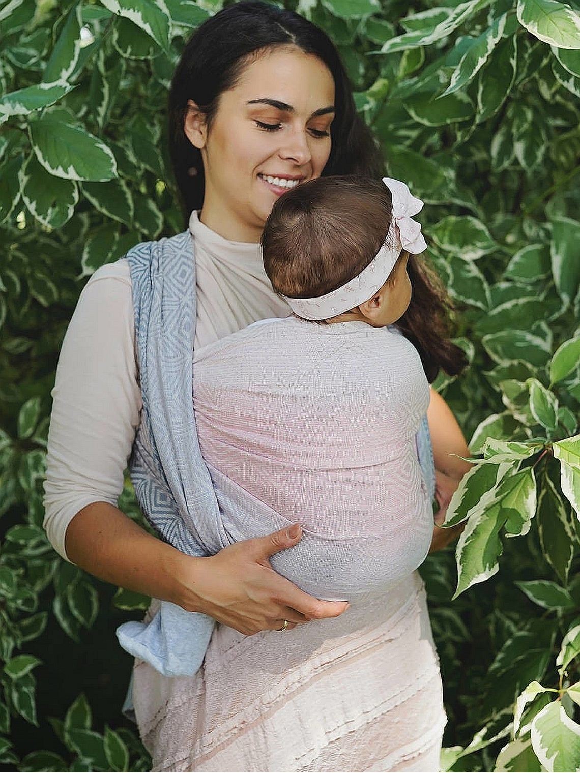 Little Frog kantoliina vauvan kantamiseen