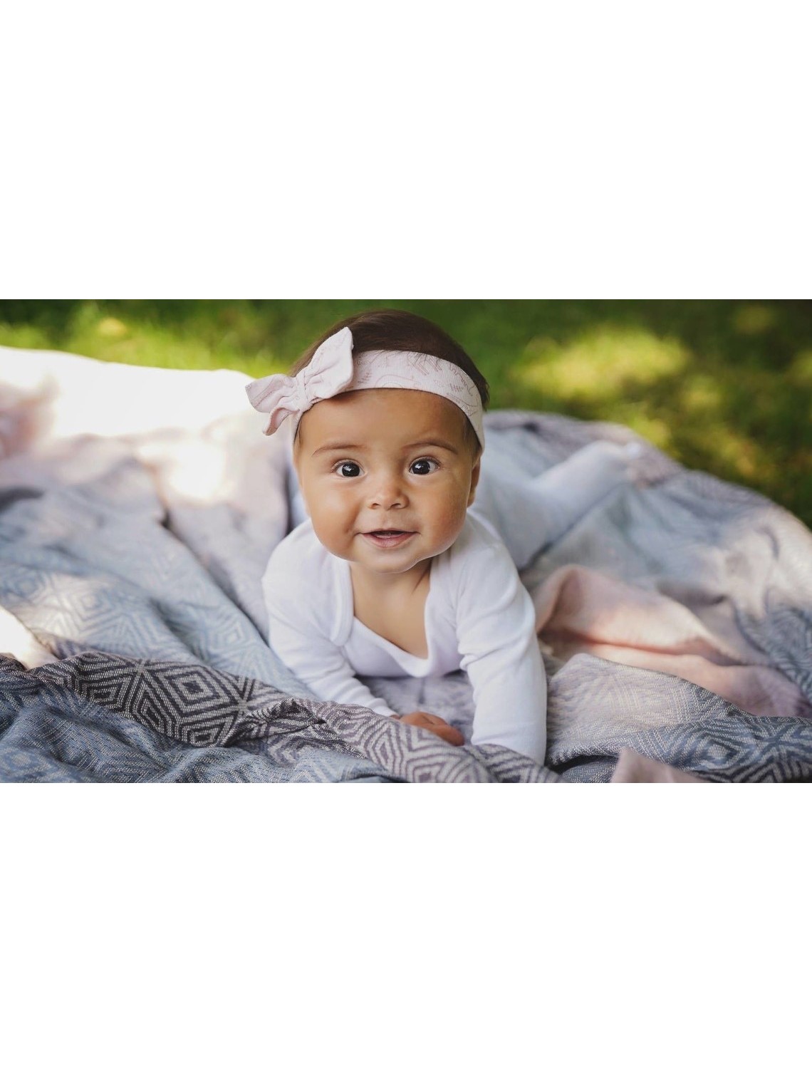 Little Frog kantoliina vauvan kantamiseen