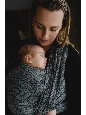 Little Frog kantoliina vauvan kantamiseen