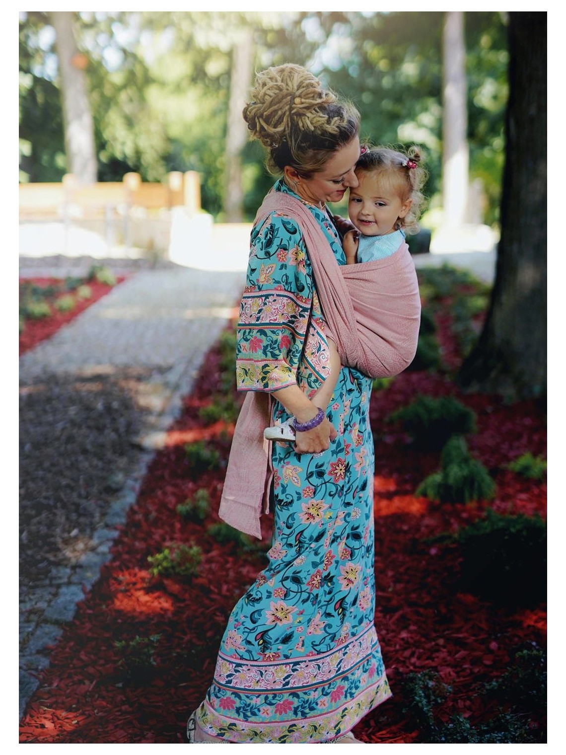 Little Frog kantoliina vauvan kantamiseen