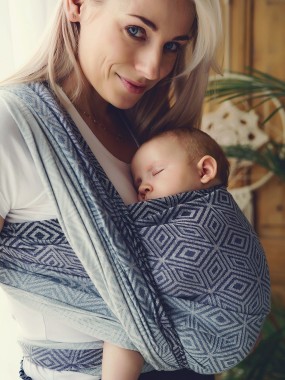 Little Frog kantoliina vauvan kantamiseen