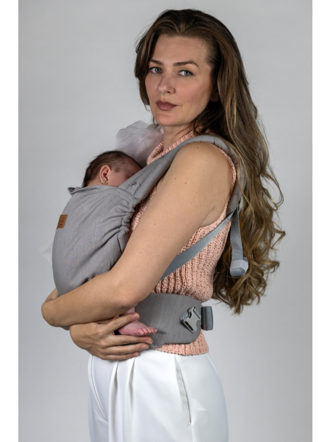 ISARA Elite – tai stiliaus ir techninio tobulumo derinys tėvams, kurie vertina kokybę be kompromisų.