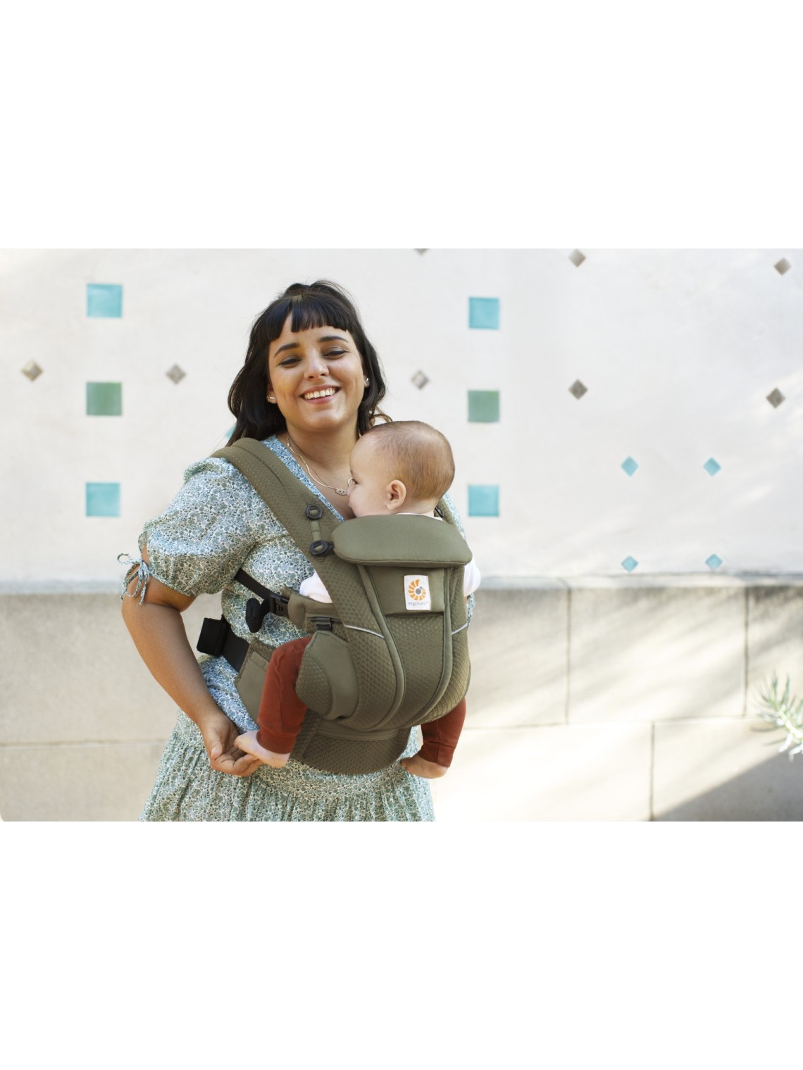 Ergobaby Omni Breeze nešioklė – kvėpuojantis komfortas nuo gimimo